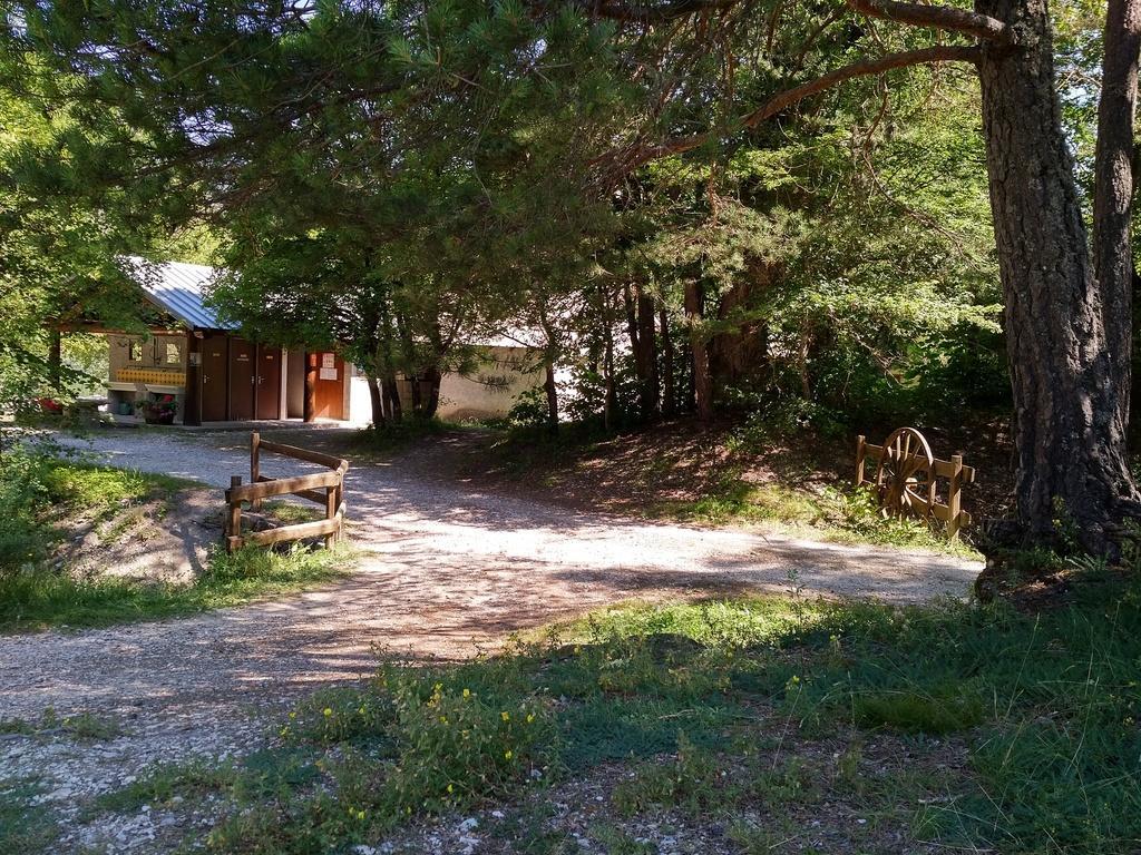 Camping Du Villard Thorame-Basse Exterior photo